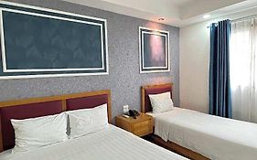 Khách sạn và Spa Holiday Suites