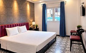 Khách sạn và Spa Holiday Suites
